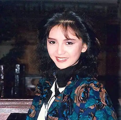 不与周星驰合作,当年那些往事早释怀了_曾华倩_工作_黎美娴