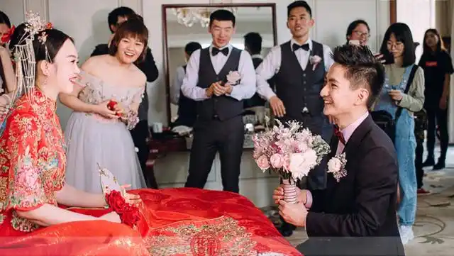 《快乐星球》开播17年,"丁凯乐"成家后,又一主演官宣结婚领证