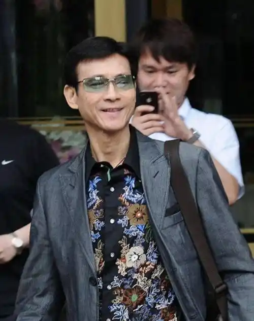 欣赏完郑少秋晚年的照片,希望大家都能积