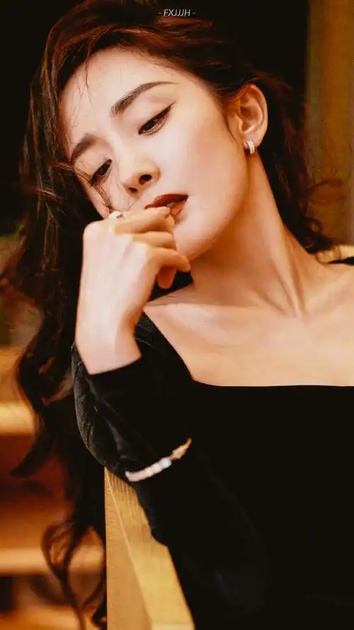 杨幂小黑裙半永久吧