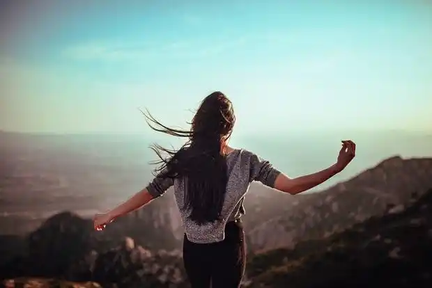 一转身的温柔_小清新美女唯美背影图片