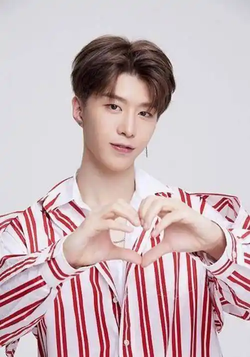 当红小鲜肉新鲜出炉李现慢慢隐退肖战王子异谁更胜一筹