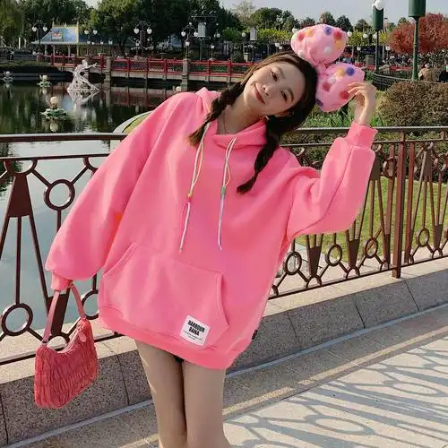 现货2022粉嫩连帽贴标卫衣粉色春季新款外套宽松少女甜美可爱韩系