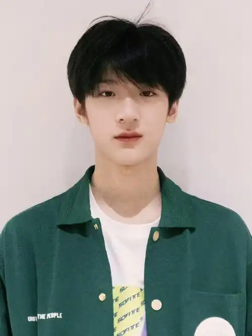 系酷盖张峻豪#证件照阿顺呆毛小顺哦～(无水印自修@tf家族-张峻豪专栏