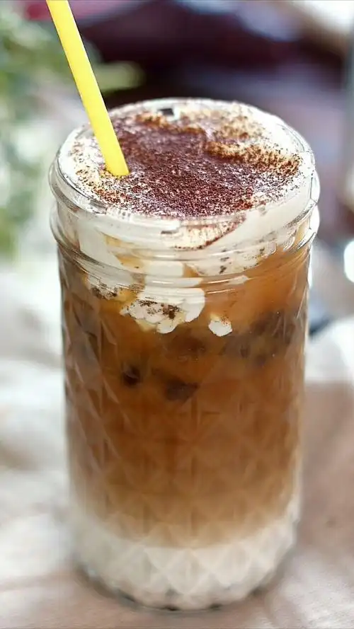 一到下午就昏昏欲睡?来杯网红奶盖咖啡,醇香香甜超提神!