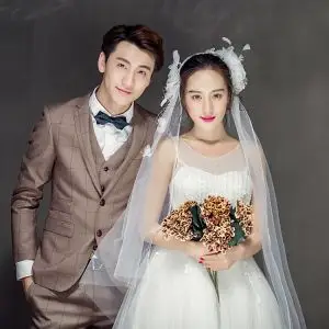 2020年素材婚纱样照情侣室内景纯背景主题摄影单张样片5130