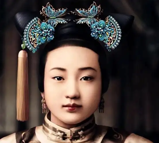 把珍妃扔进井里的太监,晚年回忆时说出心里话:她真的很了不起