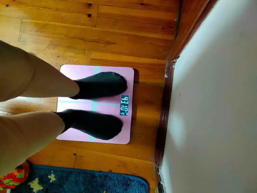 称了下,体重86斤95成年后从来就没有想过我这么瘦过,,这些 - 抖音