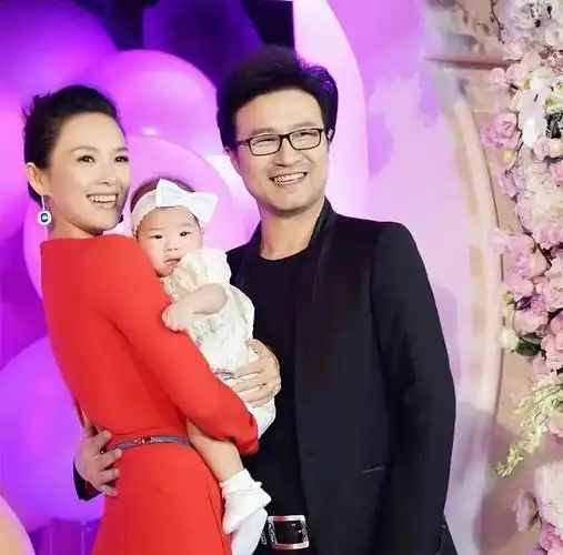 章子怡拒绝前夫汪峰的求助,直言败光家产,是他咎由自取!