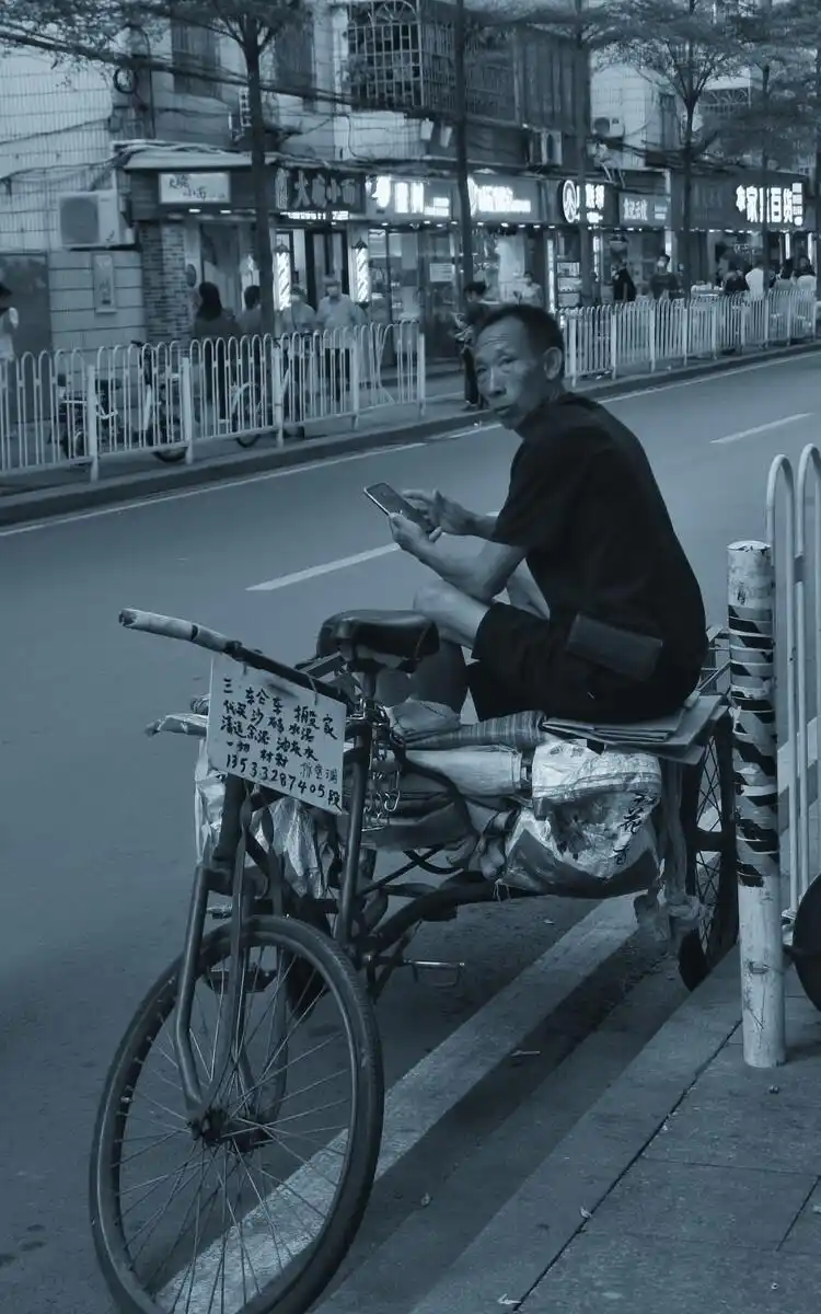 为生活奔波的人儿