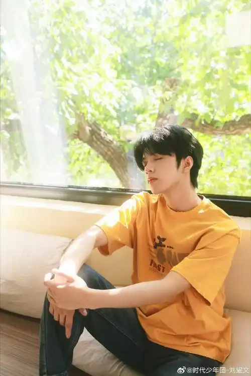 青年演员刘耀文##刘耀文炫迈品牌全球代言人