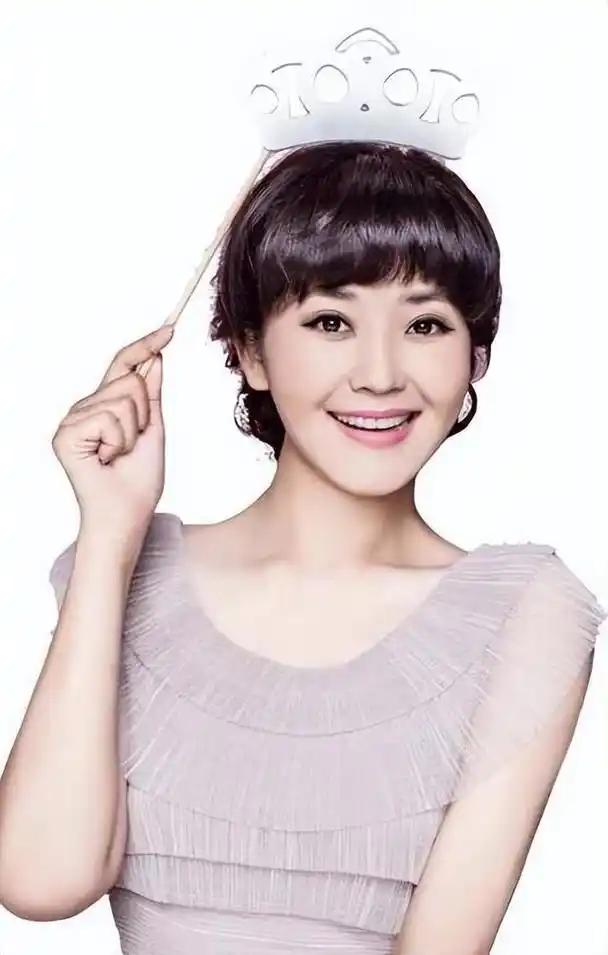 49岁的方琼,如今的生活,过得跟之前大不相同