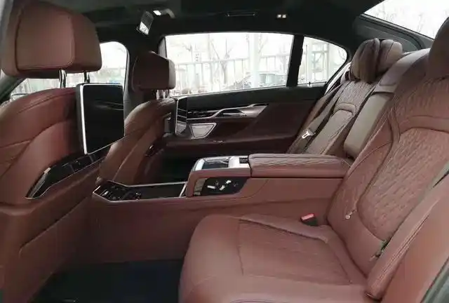 2020款宝马740li行政m运动版,个性定制真皮内饰,简直太豪华了