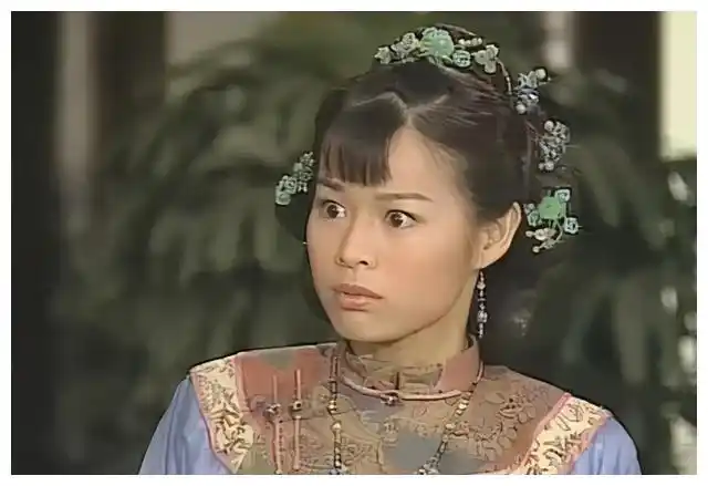 她是三料视后,与男友相恋8年未果,转身闪婚夜店老板生娃