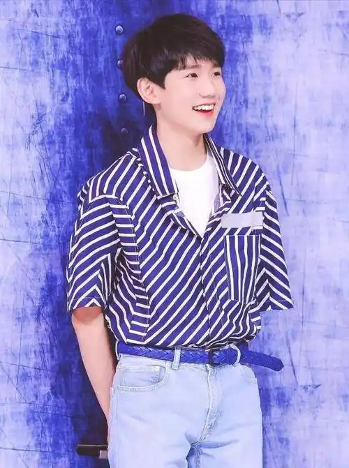 原创对于脱发秃头王源的回答和两兄弟的回答简直如出一辙真默契