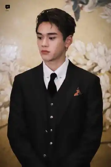 黄旭熙西装# 97. - @rockyourworld的微博 - 微博