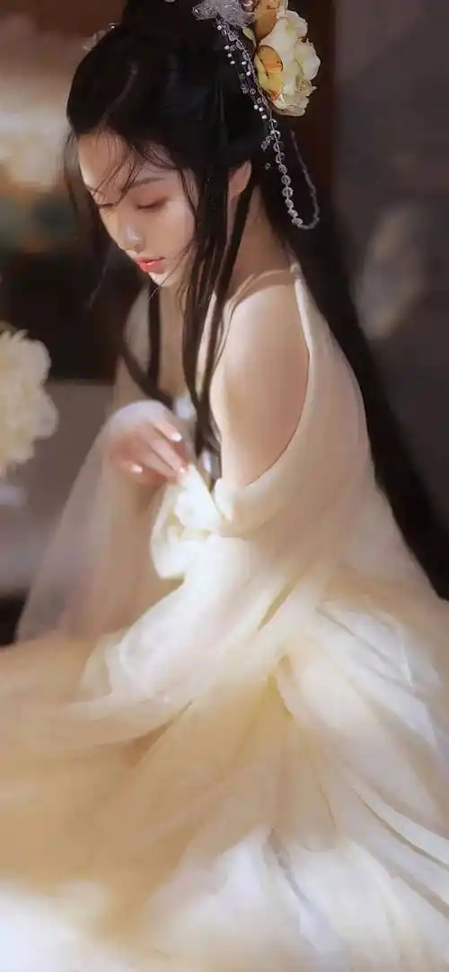 手机美女壁纸221224_素材_版权_网络