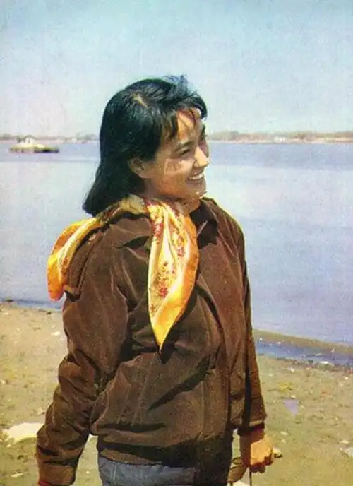 活力四射演绎着不老的人生传奇女星刘晓庆12张老照片欣赏