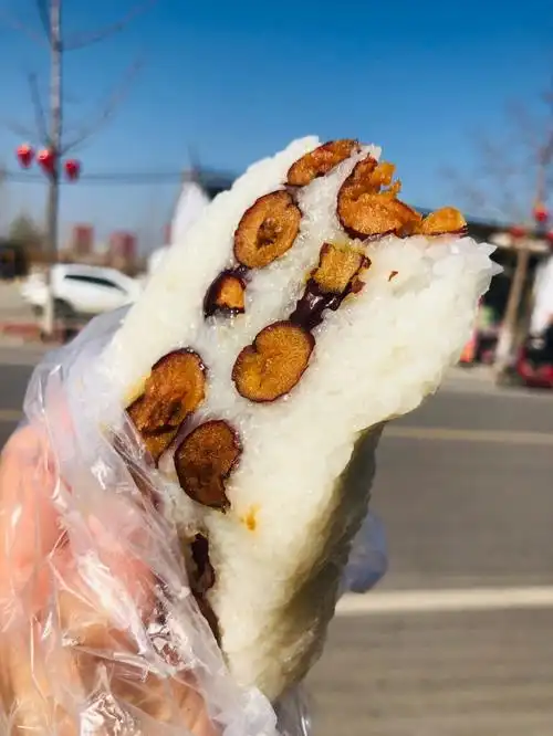 在雄县卖了25年的切糕75小时候吃的糯叽叽