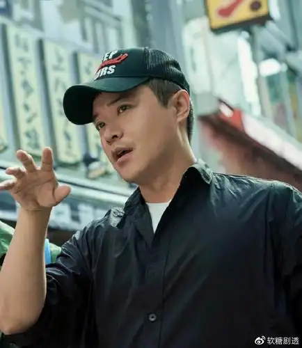 陈思诚成首位票房破百亿导演和佟丽娅频传离婚才华是纽带