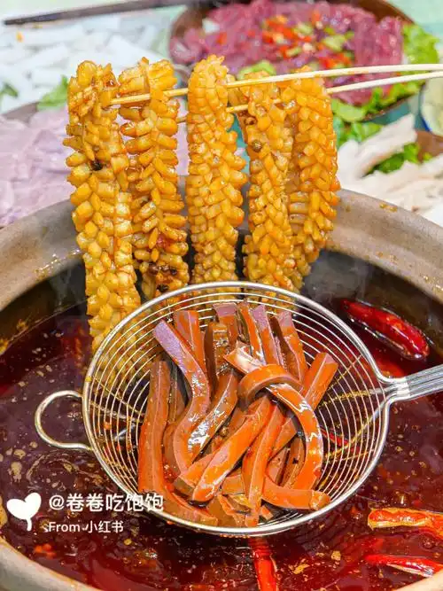 05武汉这家老火锅的鱿鱼花可以当面嗦