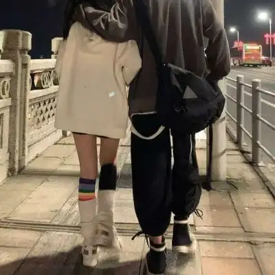 情侣头像一男一女背影精选