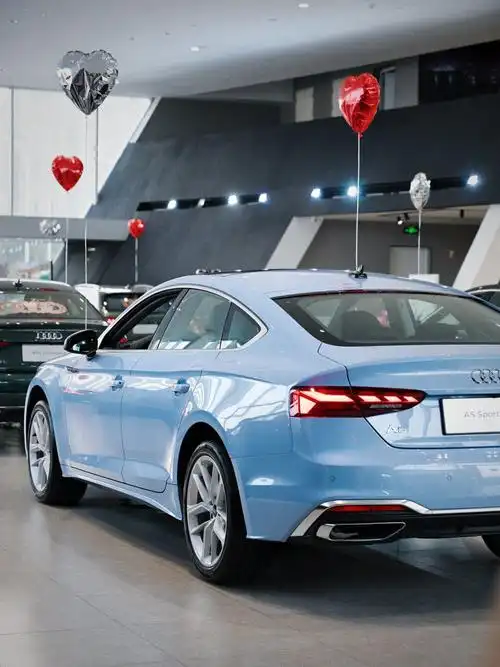 宾利同款蓝色07奥迪a5现车可约