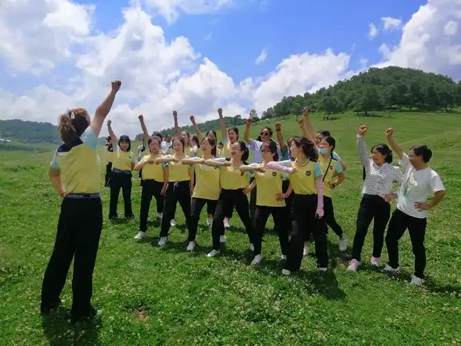 团队展示,团结一致,士气高昂