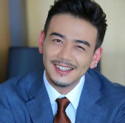 在2016年那会,杨烁可是国内,影视界的一匹黑马,不论是名气还是身价,都