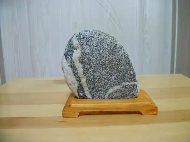 泰山石小品石摆件 带实木底座 避邪镇宅观赏石