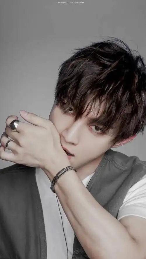 炎亚纶手机壁纸无水印