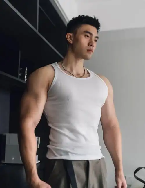 精壮帅气的四川男人,这身材怎能不让人爱呢?_网易订阅