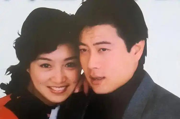 回顾巫刚当过木工电工和前妻结婚15年无儿无女和陈瑾相伴20年