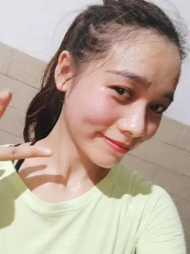 跑步的时候不怎么流汗,拉伸的时候汗如雨下