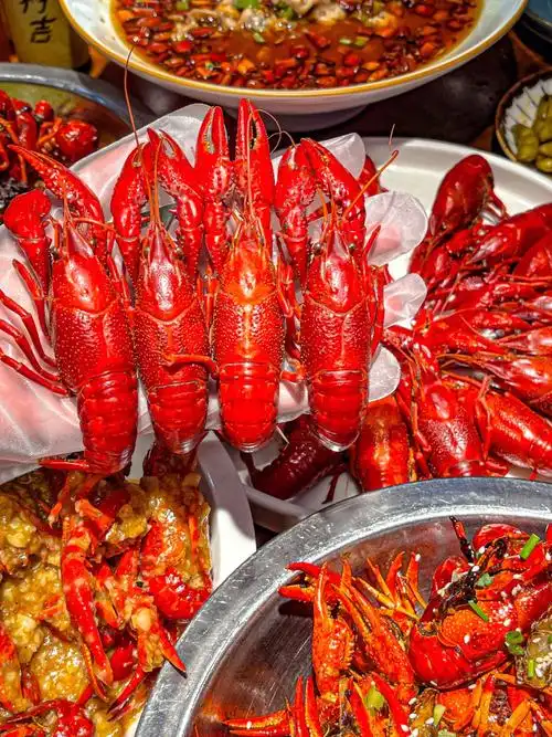 南昌小龙虾天花板太好吃了除了贵没有缺点