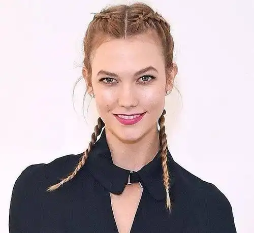 长发女孩经典的运动发型,健身时也可以美美哒!