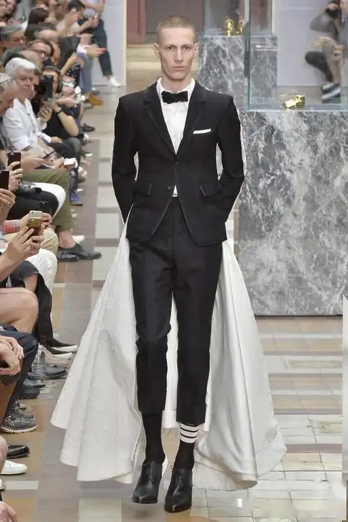 丹尼斯罗德曼穿婚纱 男士裙装演变史_礼服