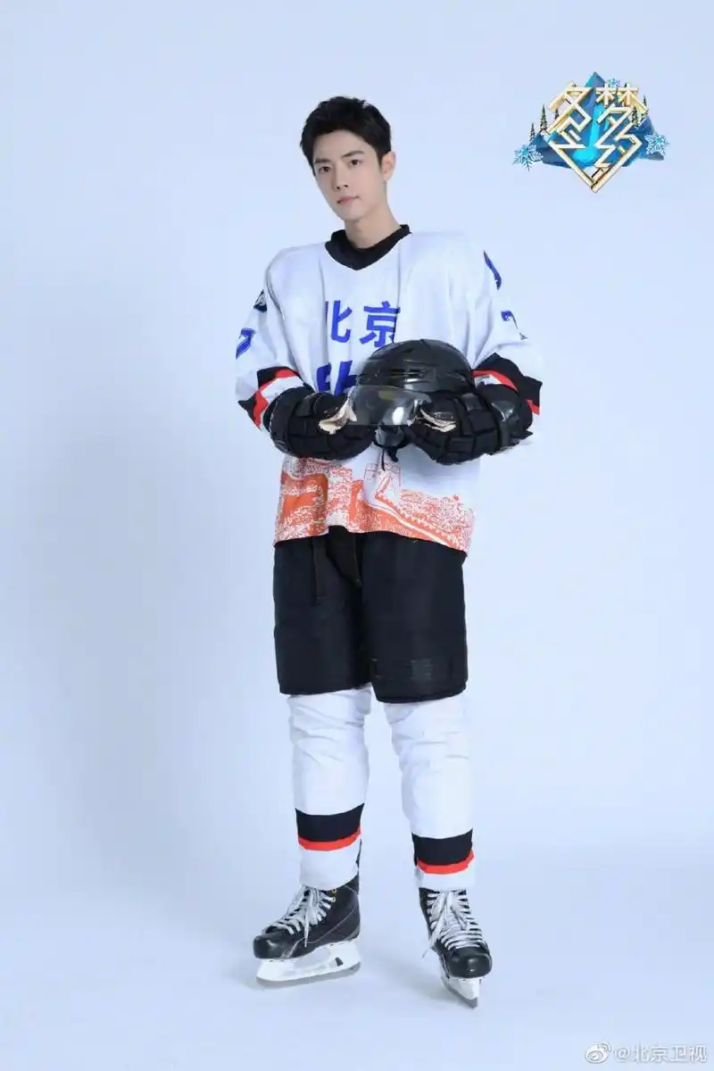 偶像该不该管理自己的粉丝# 关于这个问题,肖战之前访谈说过,"偶像与