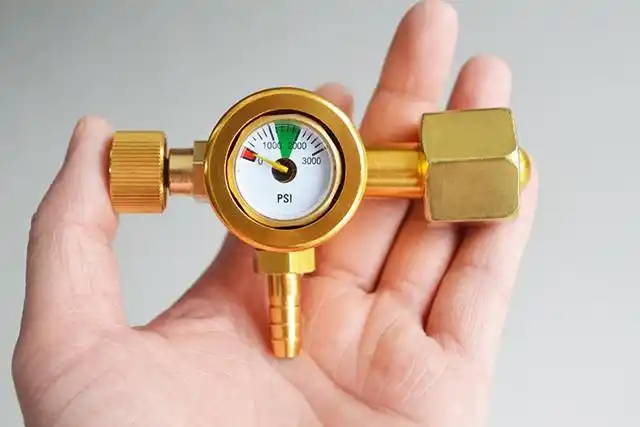 yqar-16节能防摔氩气表