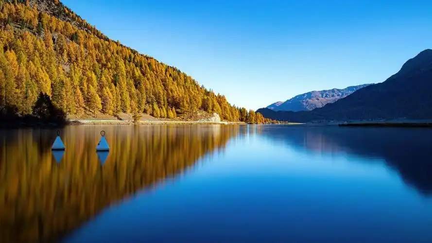 高清寂静的湖山2021年风景5k高清海报图片