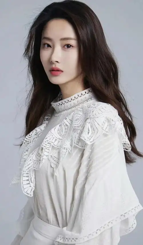 胡丹丹优雅娴静俏丽写真,优雅迷人!__财经头条