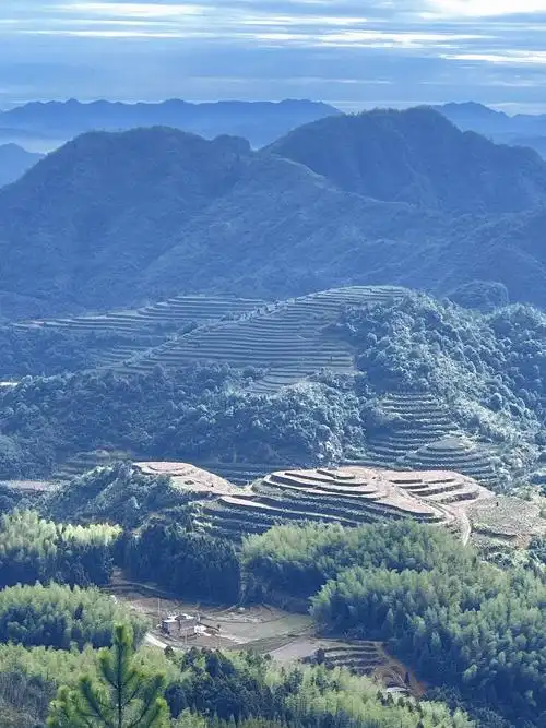 山顶风景图片版