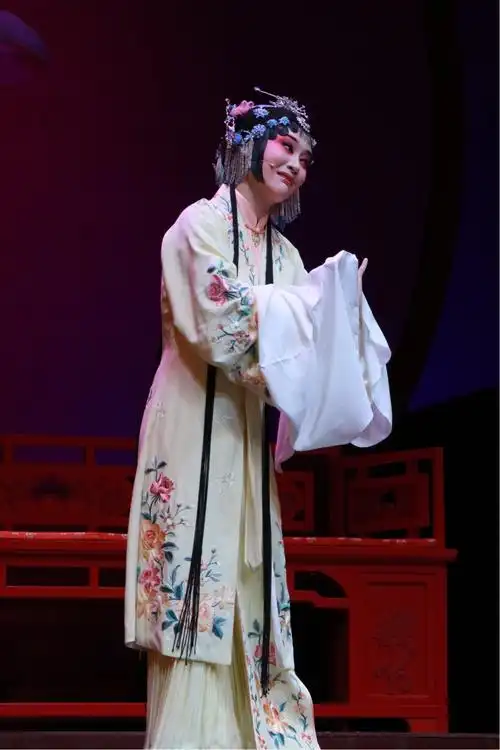 7月23日杭州剧院《碧玉簪》浙江小百花越剧团