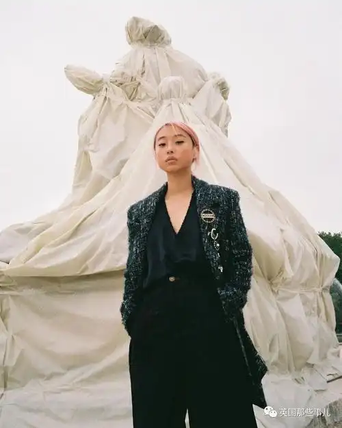 27岁成为vogue中国版主编当模特写剧本开公司跳芭蕾名副其实斜杠青年