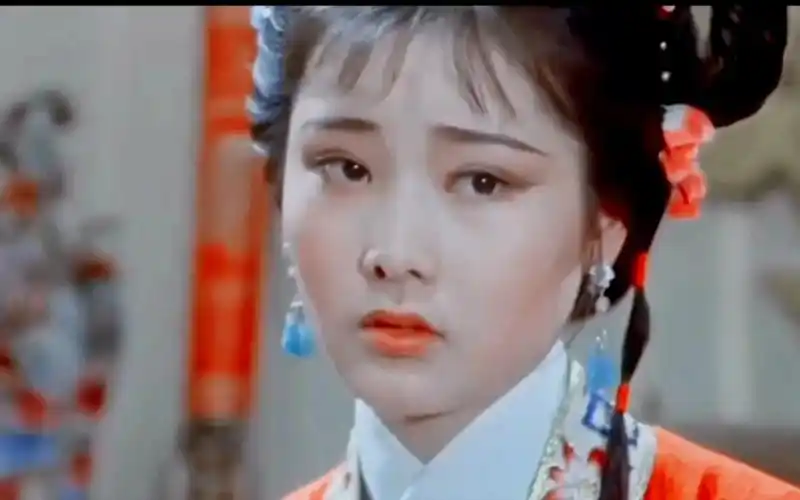 何赛飞:谁年轻的时候不是楚楚可怜,倾国倾城呢?