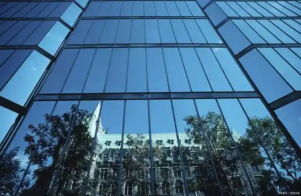 玻璃幕墙作为现代建筑外立面的一种重要形式,已经被广泛应用于各类