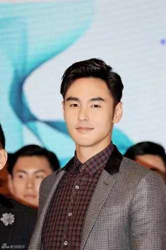 组图:阮经天亮相模特大赛 自信优雅展型男风度