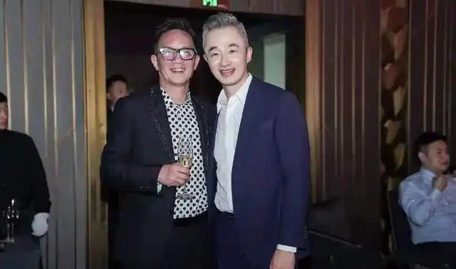 东方卫视多名主持人参加周正毅的生日会!现场大谈"不忘初心"