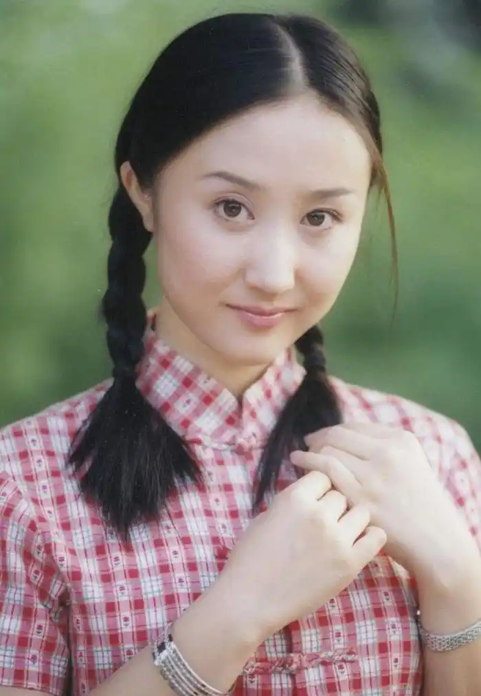 展开全部 姓 名:赵娜娜  拼 音:zhaonana 生