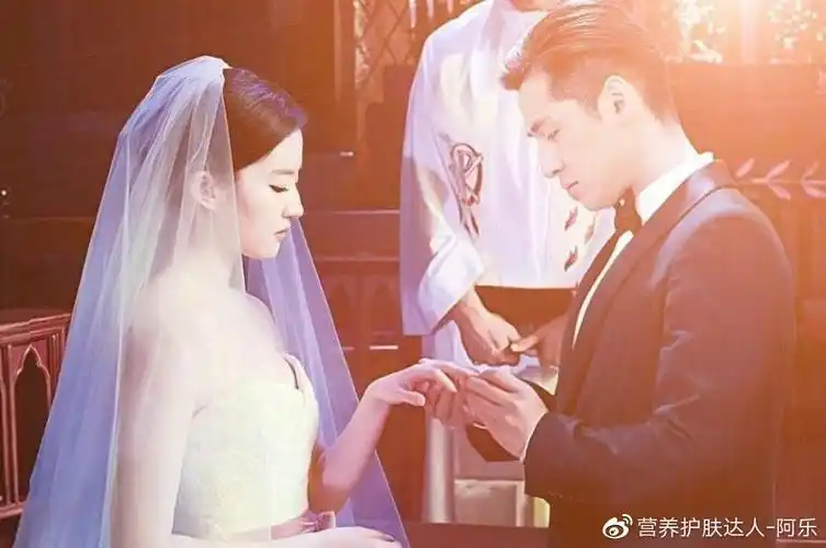 胡歌与小5岁的刘亦菲领证双方未主动回应粉丝扒出细节